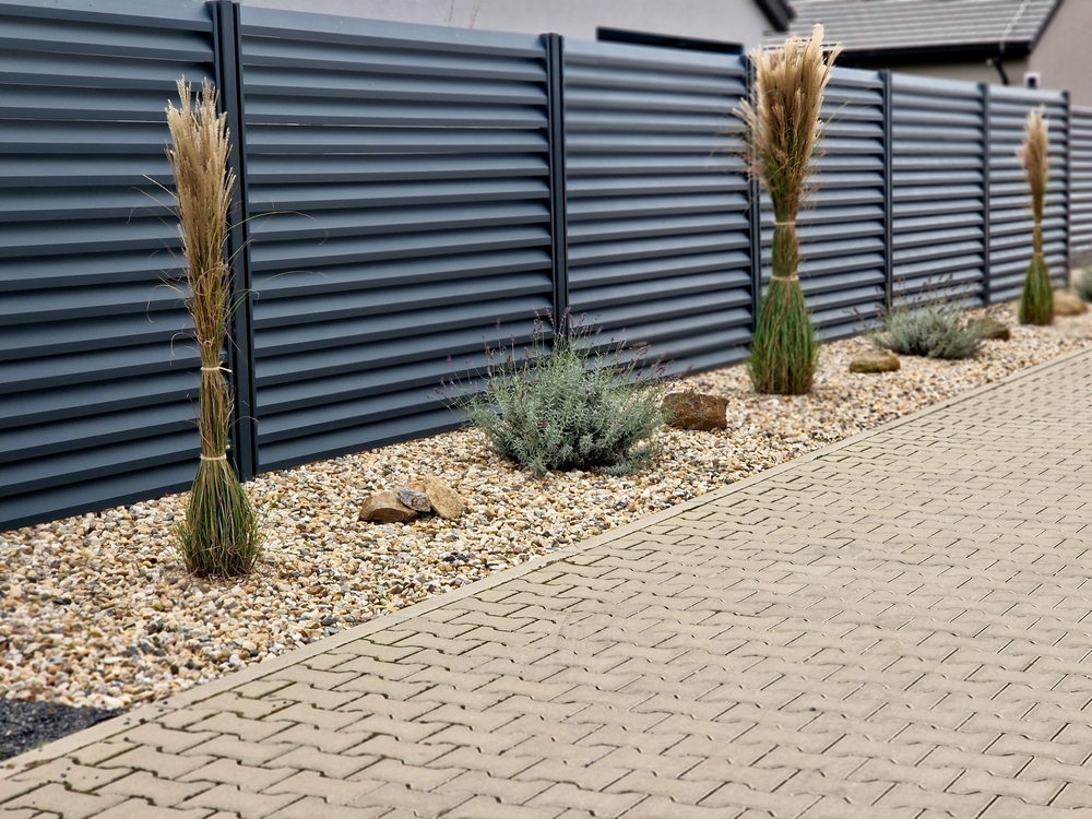 Why Choose an Aluminum Privacy Fence?